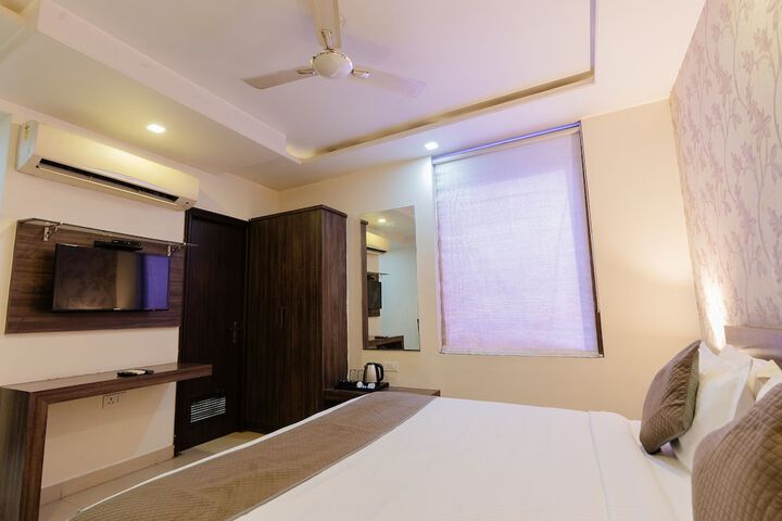 Room 19 of 36