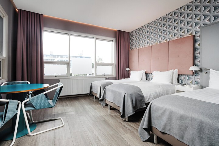 Room 3 of 51