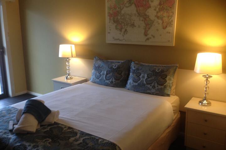 Room 17 of 38