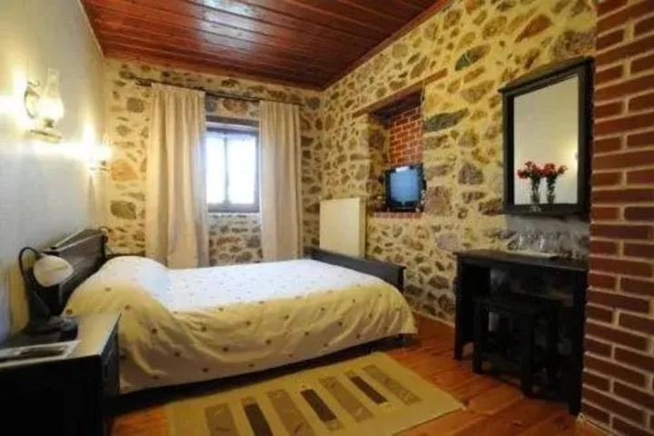 Room 4 of 14