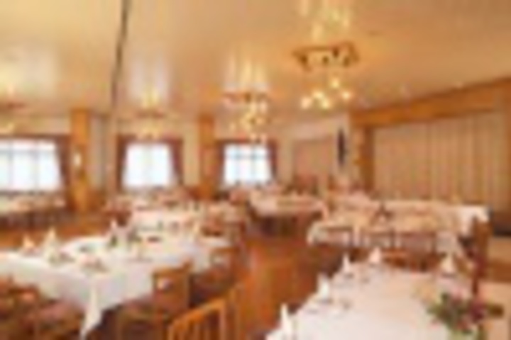 Dining 16 of 84