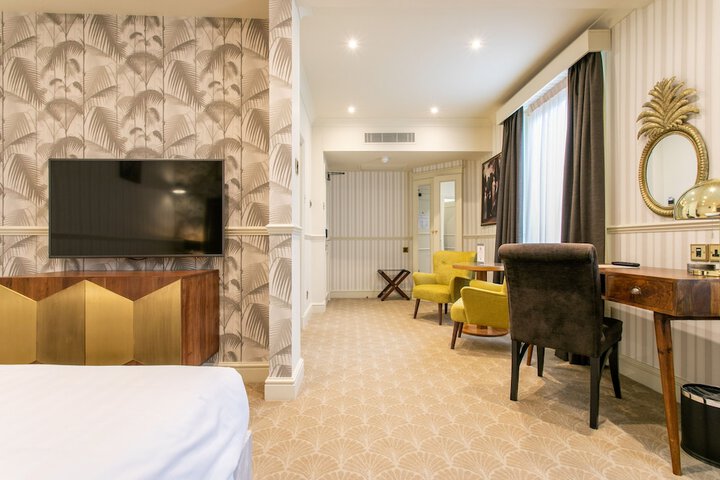 Room 20 of 107