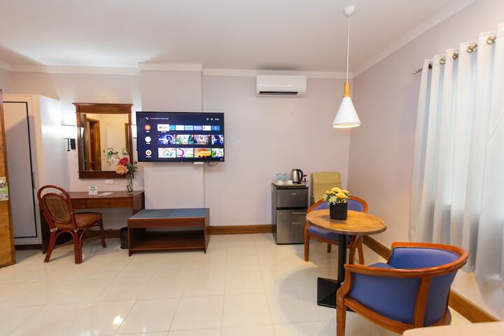 Room 13 of 38