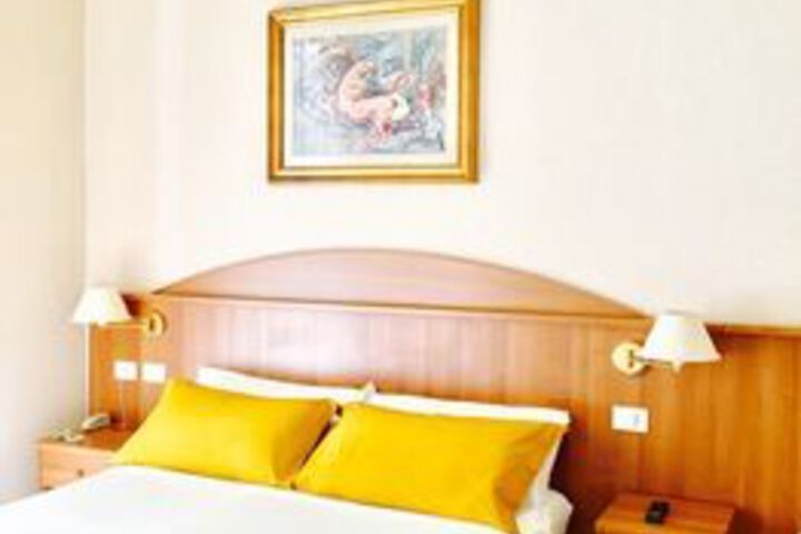 Room 19 of 27