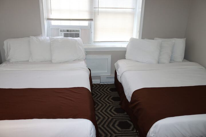Room 8 of 83