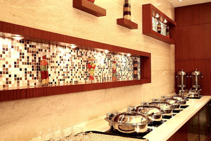 Dining 50 of 61
