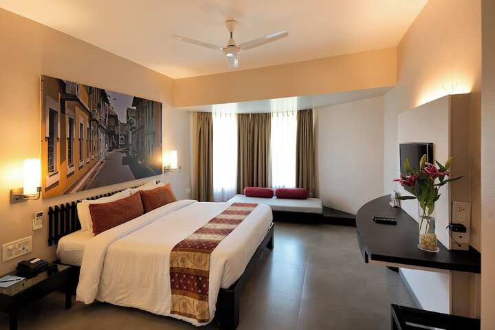 Room 15 of 103