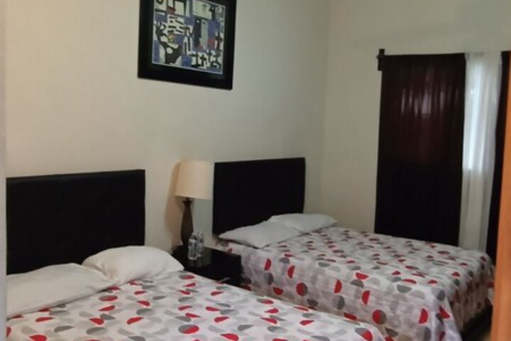 Room 5 of 104