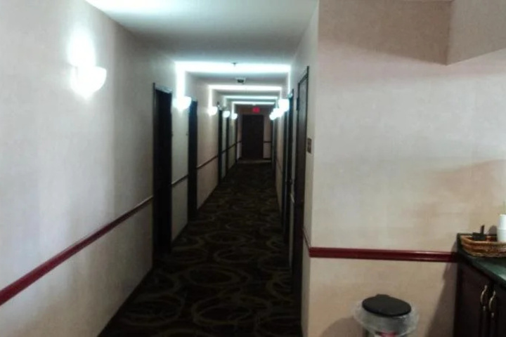 Room 9 of 12