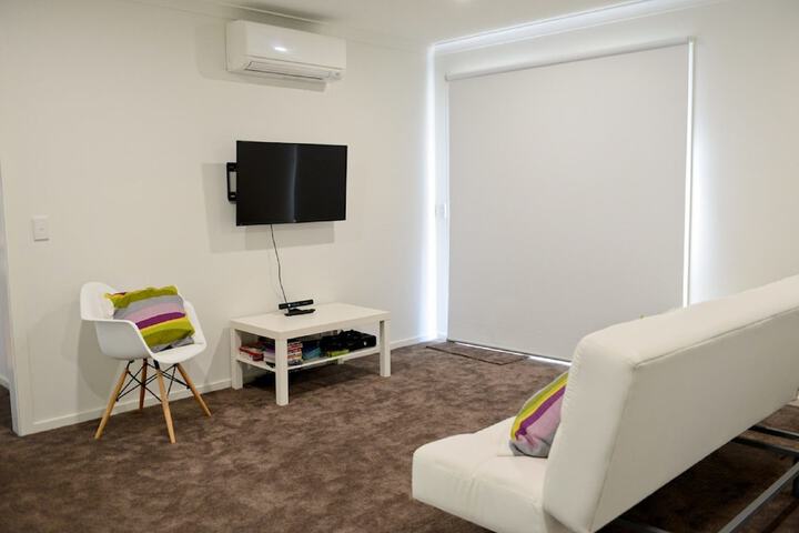 Room 13 of 18