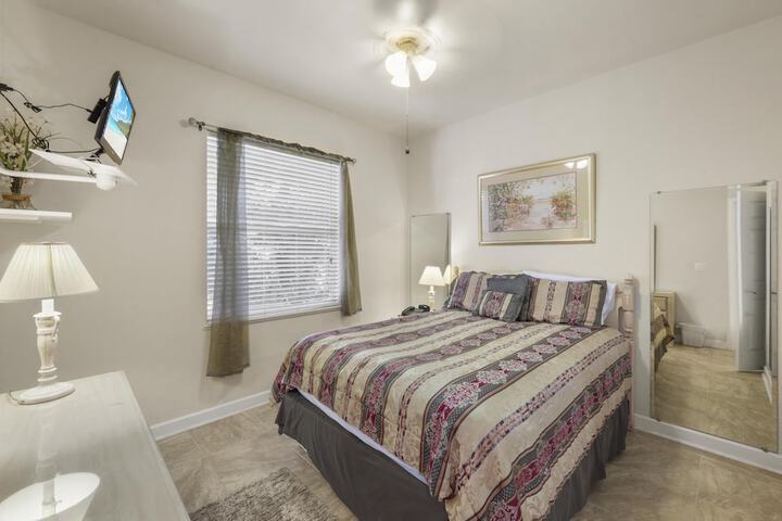 Room 12 of 85