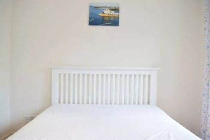 Room 7 of 16