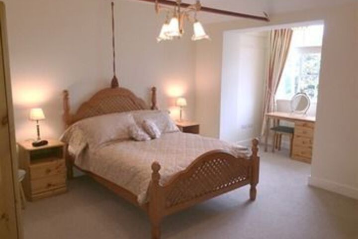 Room 4 of 11