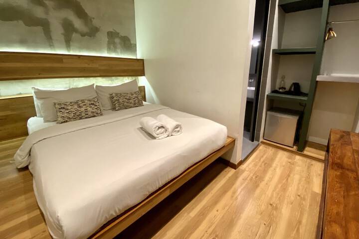 Room 19 of 48