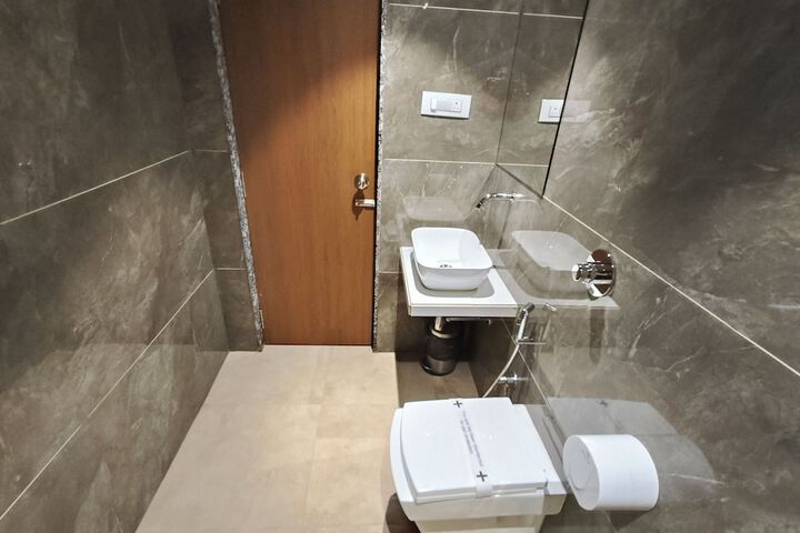 Room 54 of 64