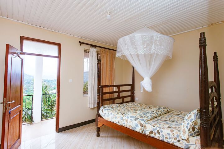 Room 15 of 19