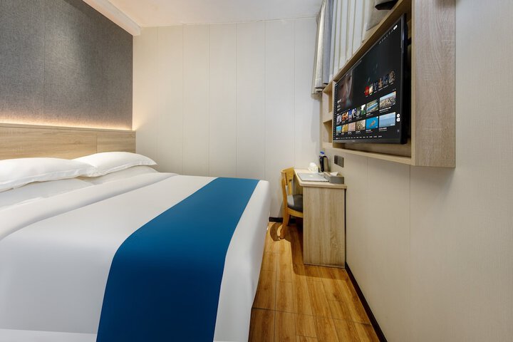 Room 7 of 41