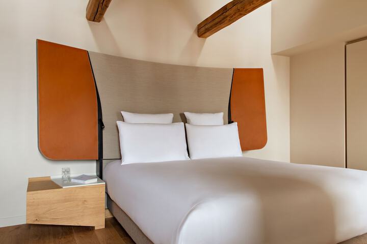Room 21 of 60