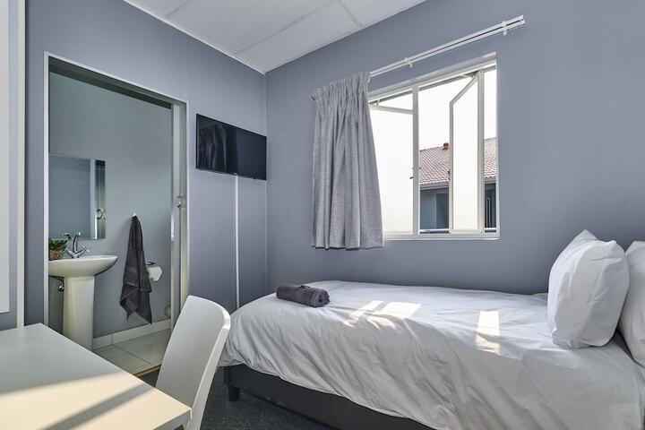 Room 4 of 34