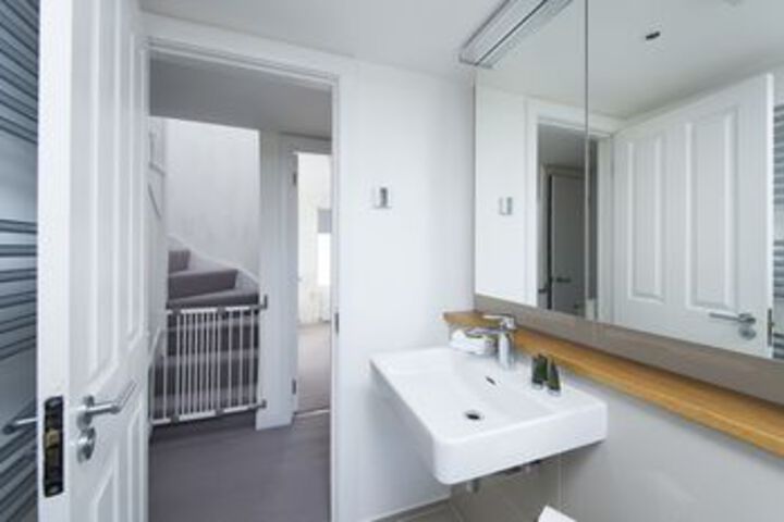 Room 7 of 30