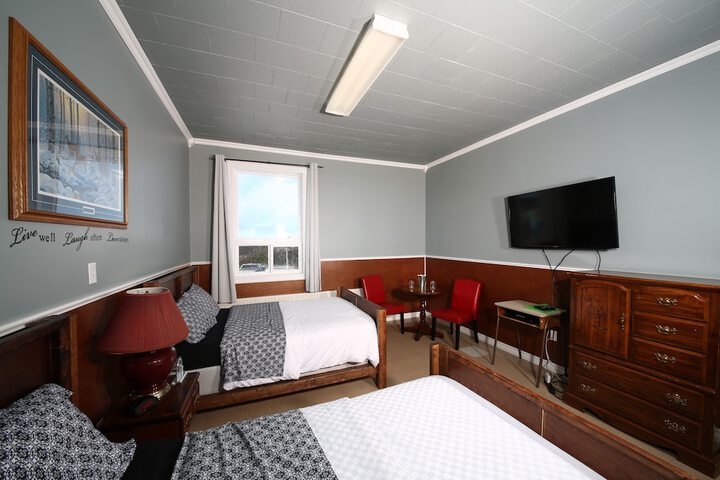 Room 4 of 24