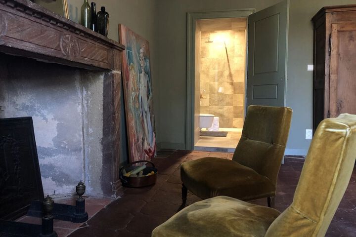 Room 68 of 144