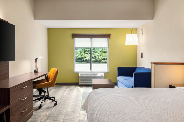 1 King Bed (7 of 15)