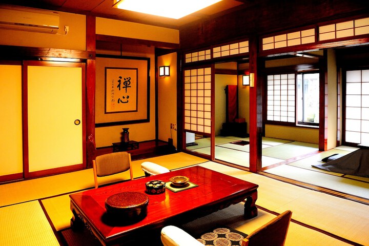 Room 5 of 66