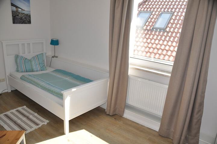 Room 2 of 81