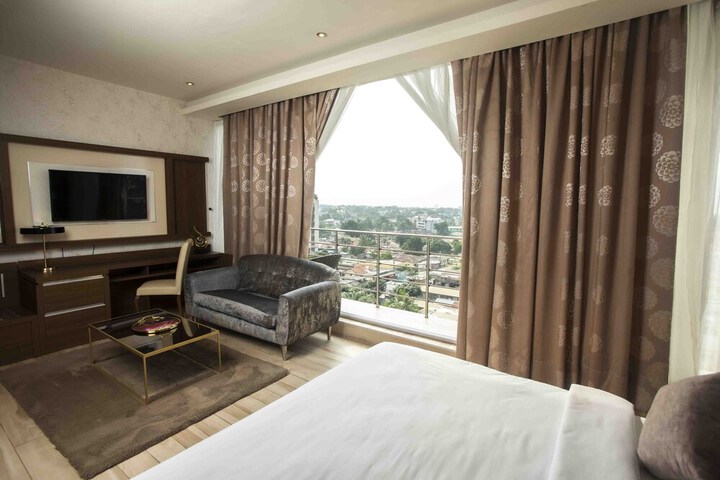 Room 43 of 83