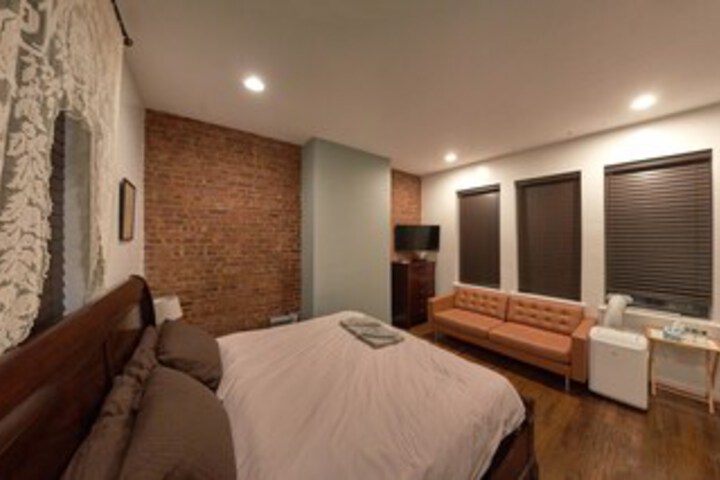 Room 46 of 79