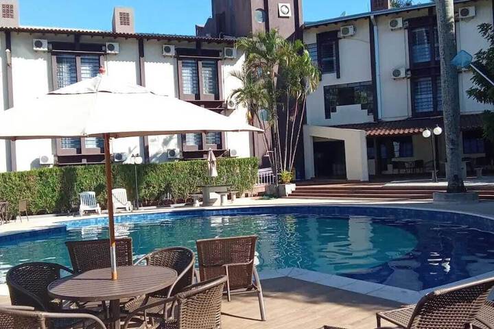Hotel Pool