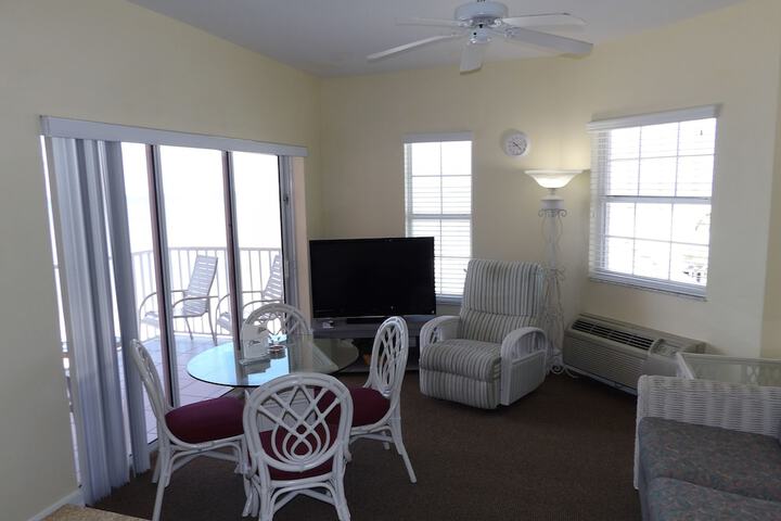 Room 153 of 229