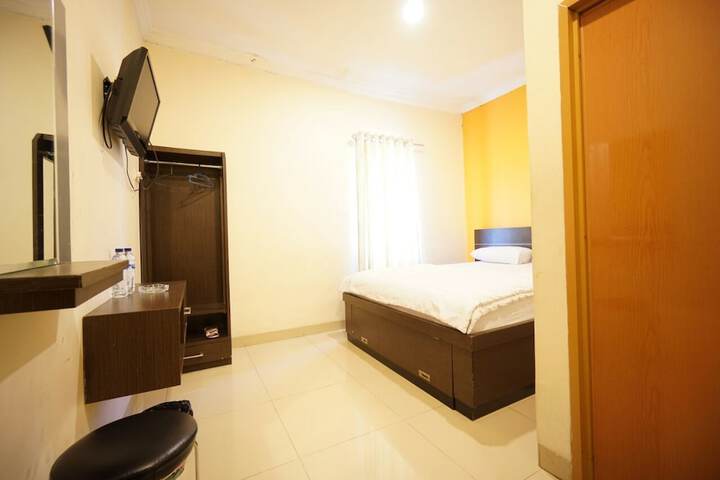 Room 4 of 11
