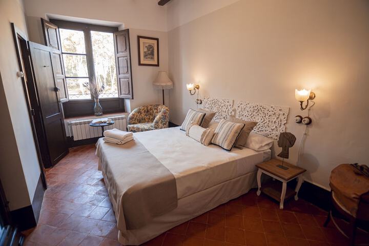 Room 6 of 47