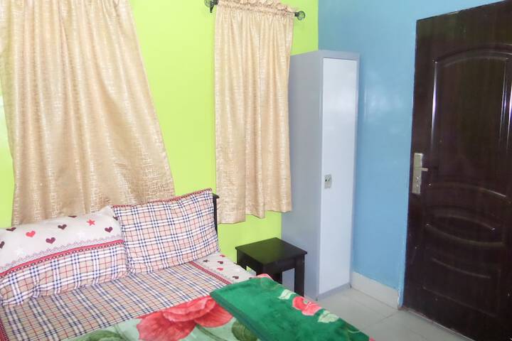 Room 5 of 42