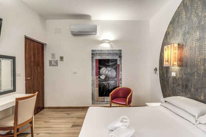 Room 77 of 121