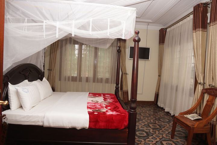 Room 28 of 44
