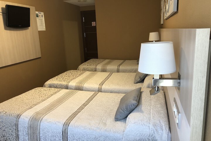 Room 6 of 34