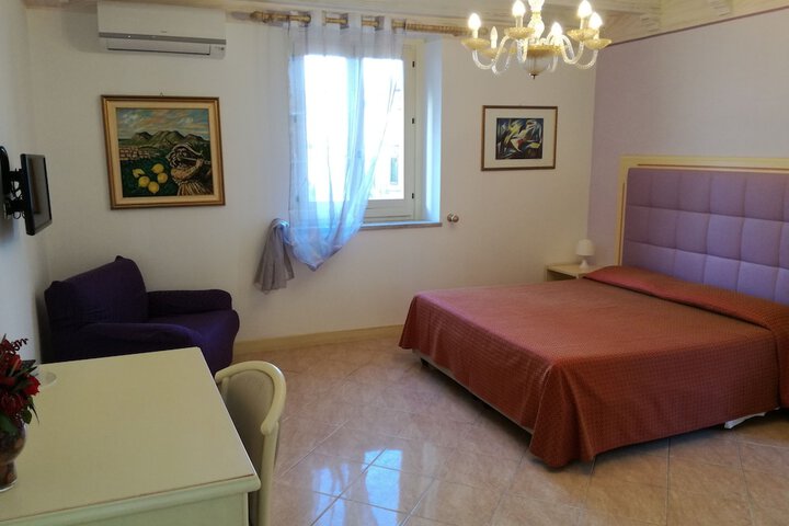 Room 9 of 20