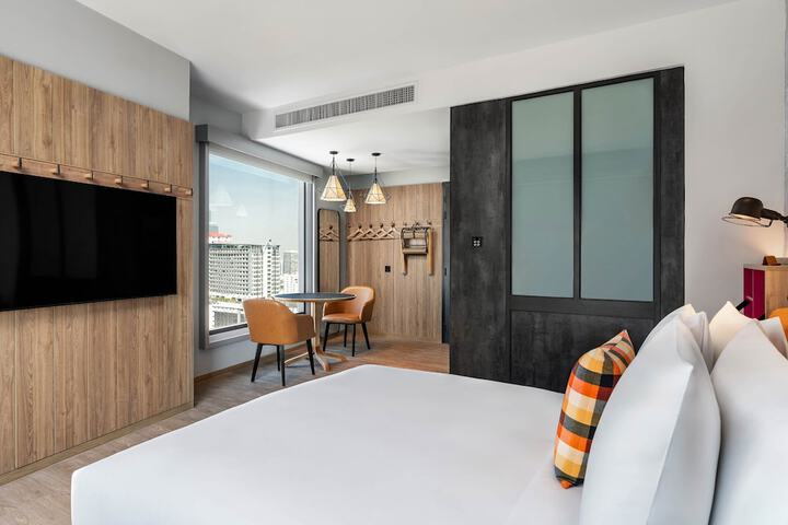 Room 10 of 75