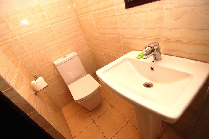 Room 40 of 99