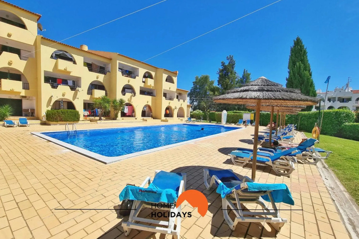 Pool 10 of 26