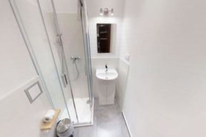 Room 2 of 11