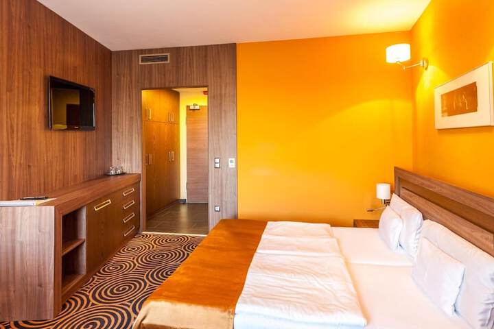Room 11 of 61