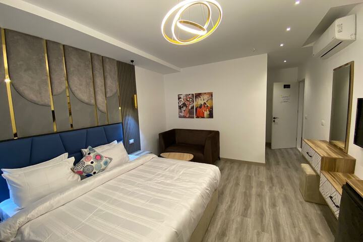 Room 81 of 135