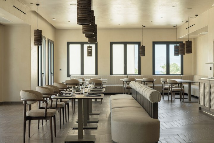 Dining 144 of 252