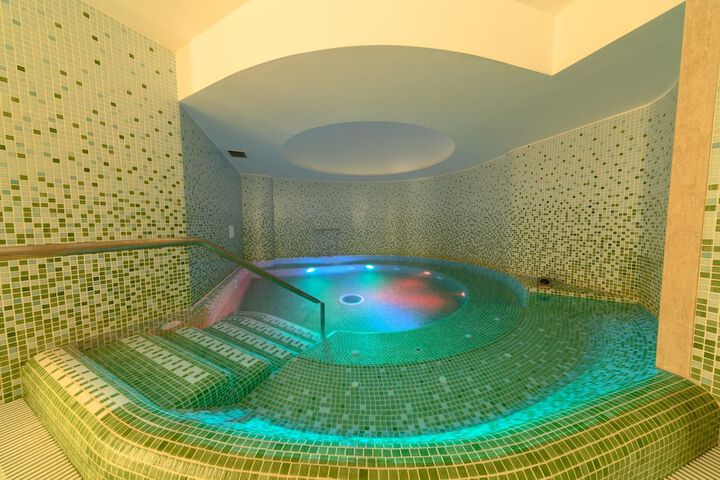 Spa 61 of 107