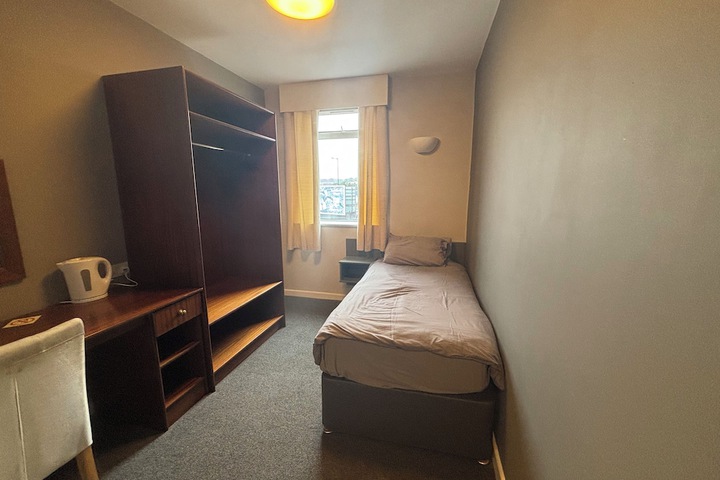 Room 2 of 29