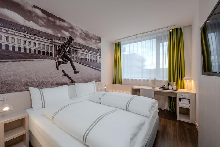 Room 13 of 40